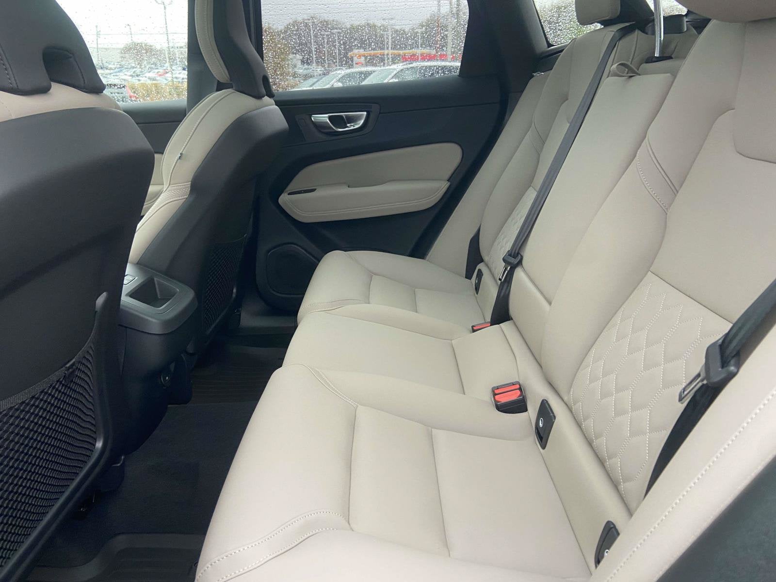 2026 Volvo XC60 Plus - Photo 13