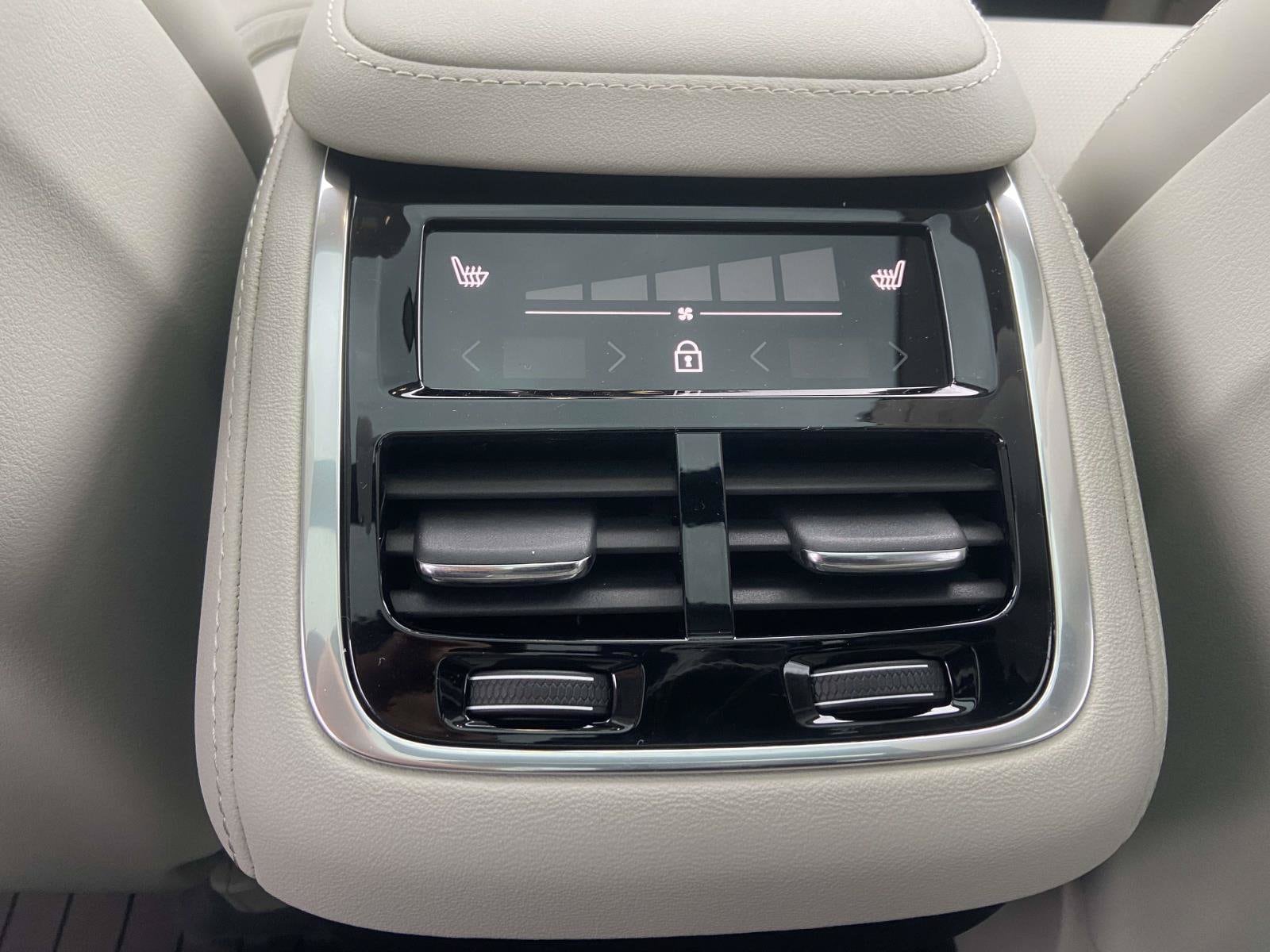 2026 Volvo XC90 Ultra - Photo 16