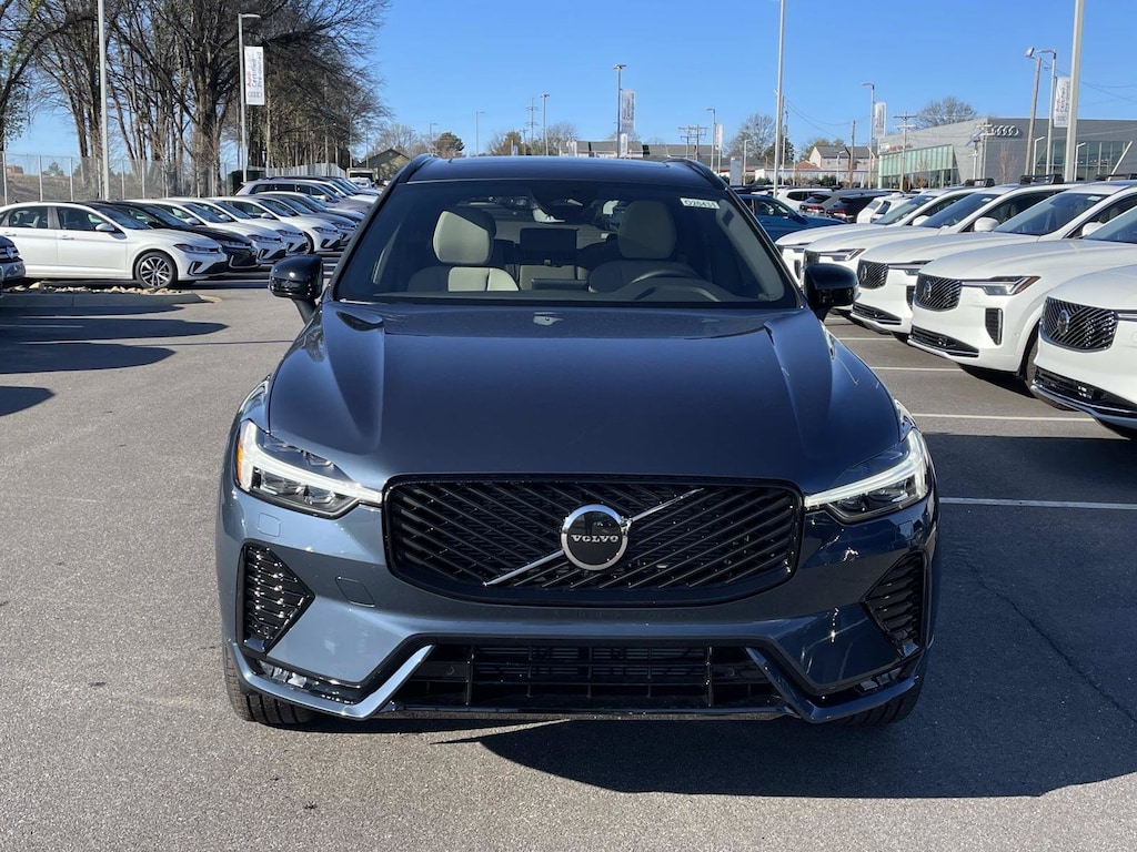 New 2026 Volvo XC60 B5 Core SUV