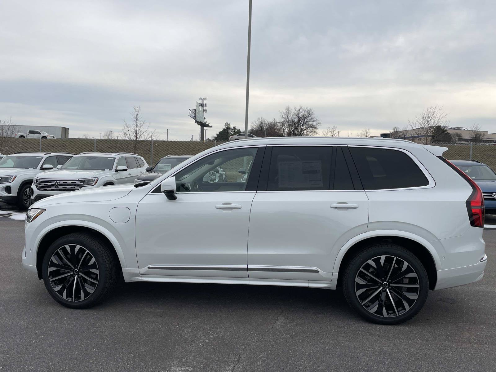 New 2026 Volvo XC90 plug-in hybrid T8 Plus 7-Seater SUV