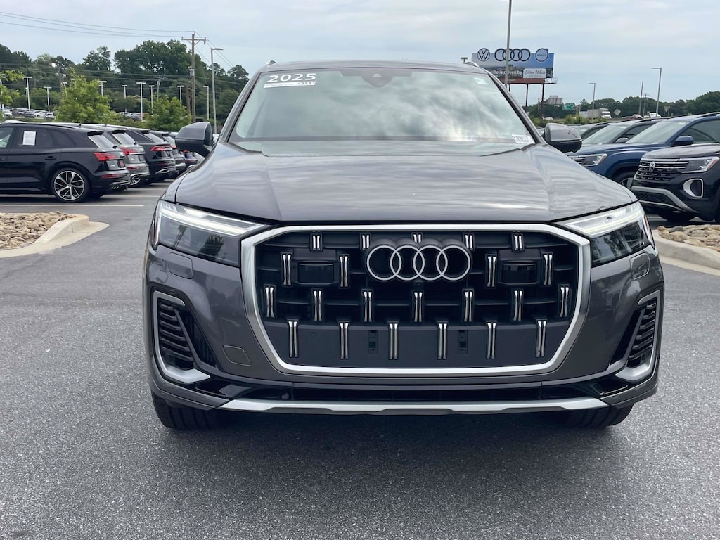 Used 2025 Audi Q7 55 Premium SUV
