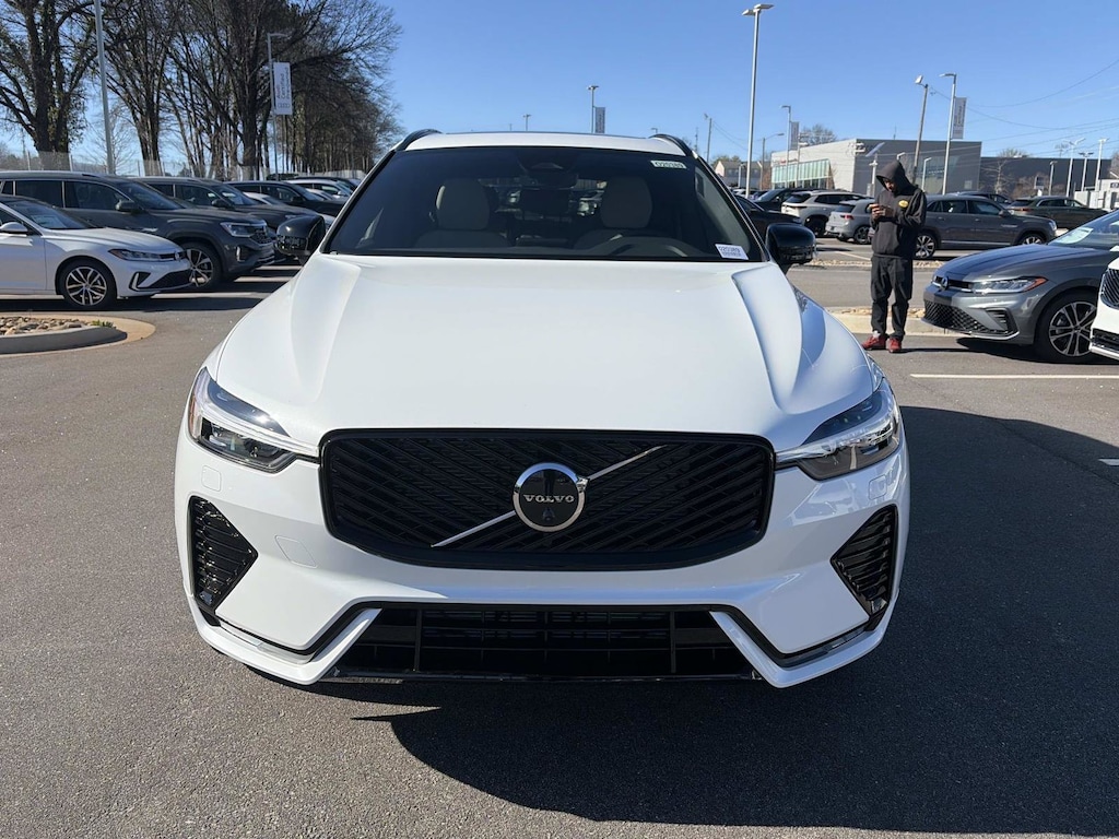 New 2026 Volvo XC60 B5 Plus SUV