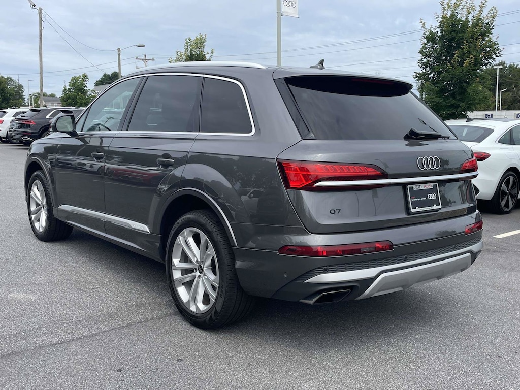 Used 2025 Audi Q7 55 Premium SUV