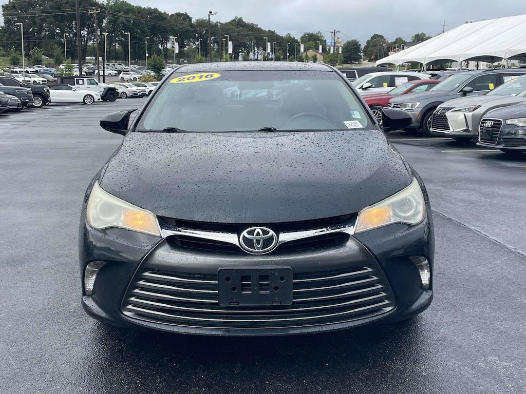 Used 2016 Toyota Camry XLE Sedan