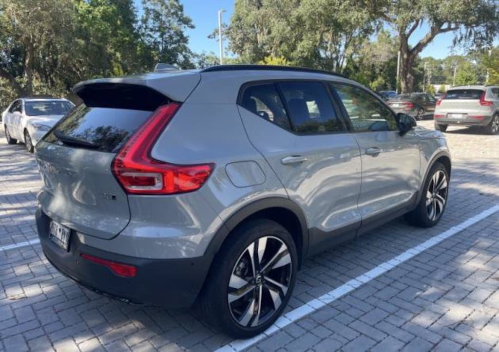 Used 2025 Volvo XC40 B5 Plus Dark Theme SUV