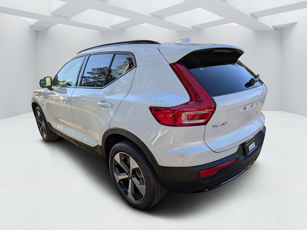 New 2026 Volvo XC40 B5 Plus SUV