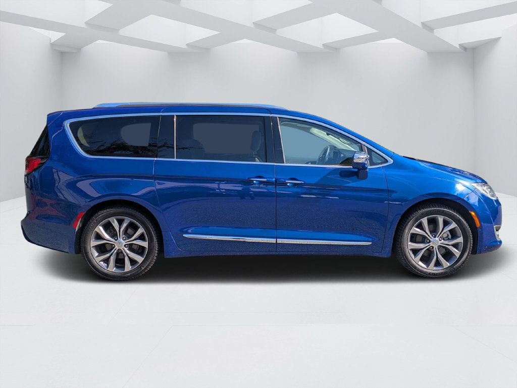 Used 2020 Chrysler Pacifica Limited Minivan/Van