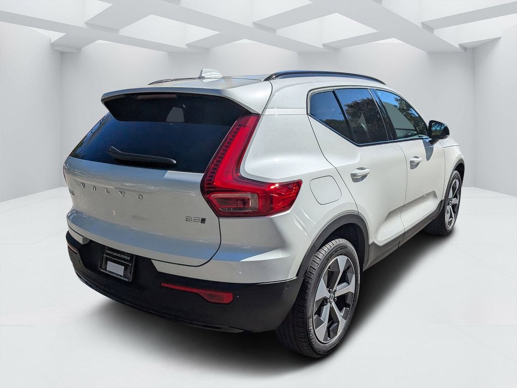 New 2026 Volvo XC40 B5 Plus SUV