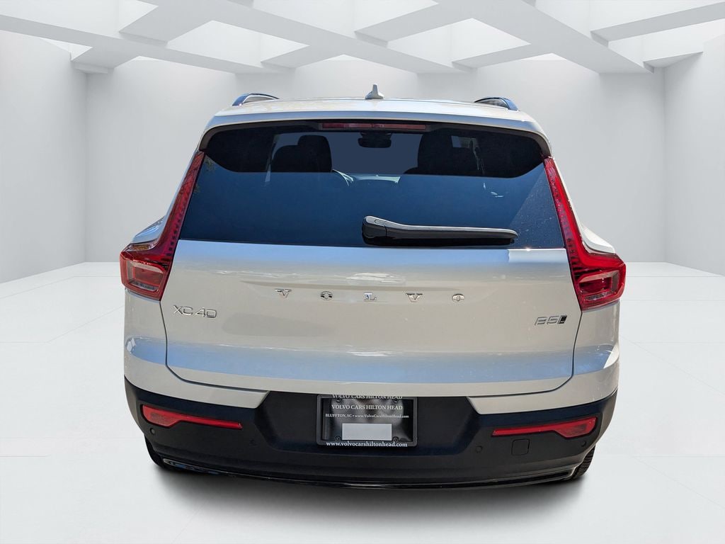New 2026 Volvo XC40 B5 Plus SUV