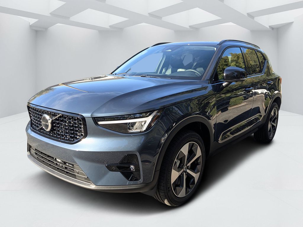 2026 Volvo XC40 Plus - Photo 7
