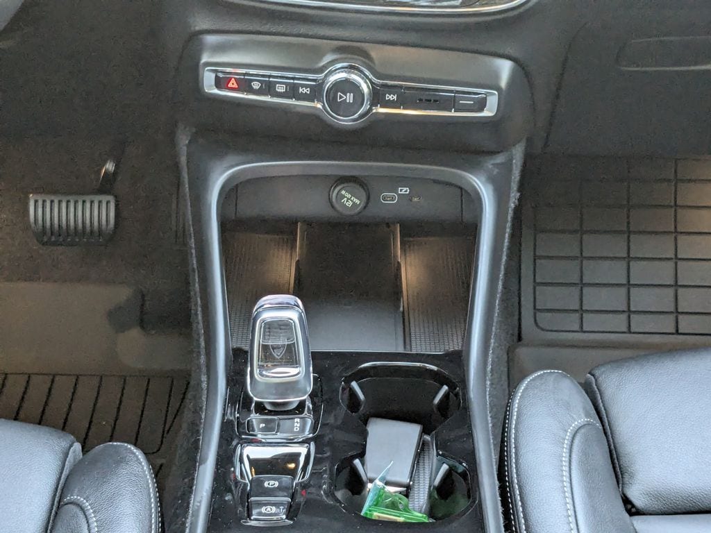 2026 Volvo XC40 Plus - Photo 19