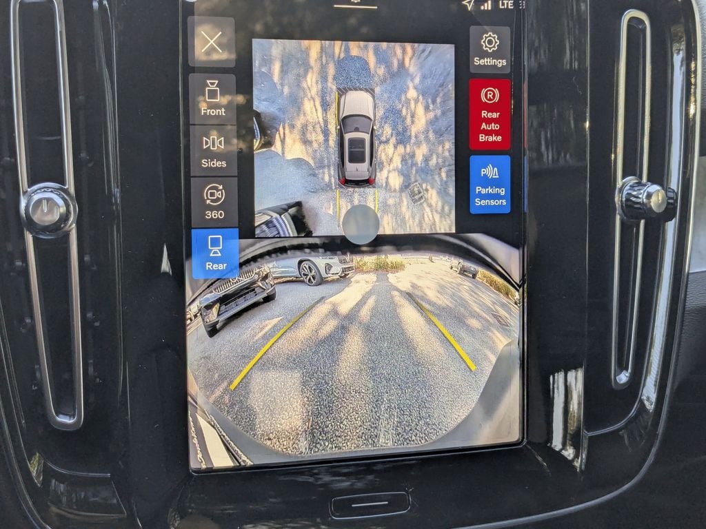 2026 Volvo XC40 Plus - Photo 22