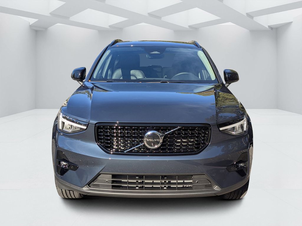 2026 Volvo XC40 Plus - Photo 8