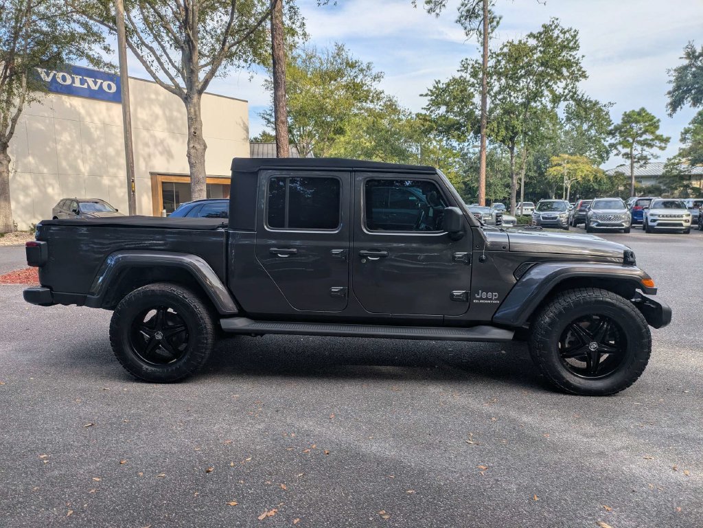 Used 2020 Jeep Gladiator Overland Truck