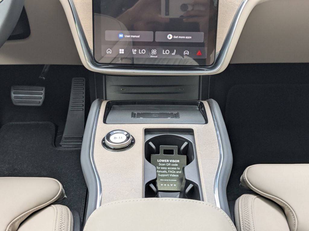 2025 Volvo EX90 Plus - Photo 19