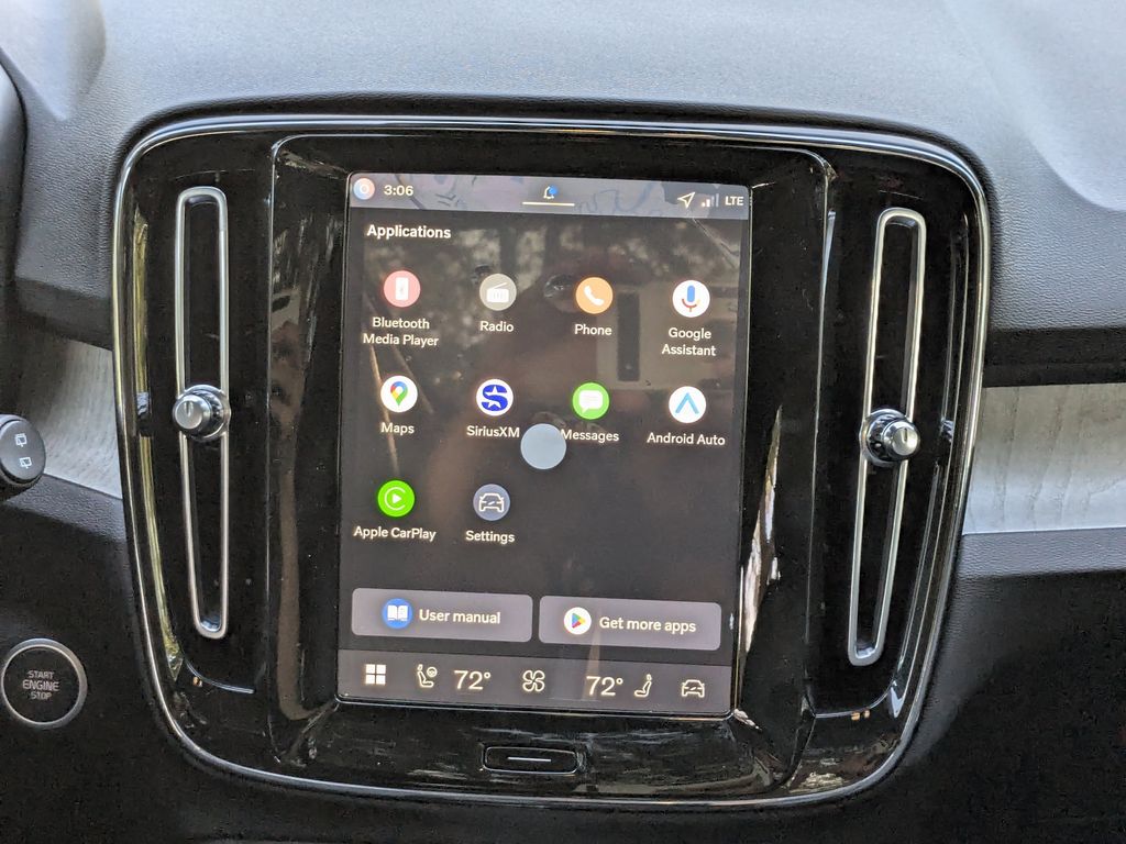 2026 Volvo XC40 Plus - Photo 18