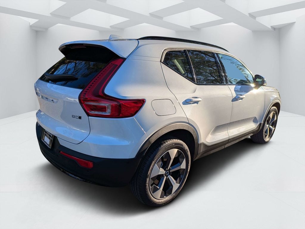 New 2026 Volvo XC40 B5 Plus SUV