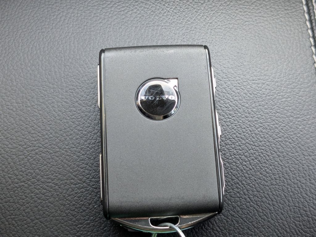 2026 Volvo XC40 Plus - Photo 31