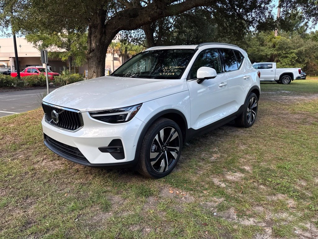 Certified 2024 Volvo XC40 B5 Plus Bright Theme SUV