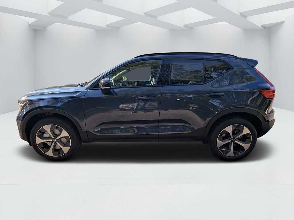 2026 Volvo XC40 Plus - Photo 6