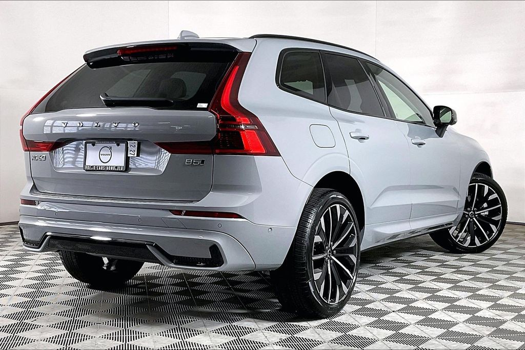 2026 Volvo XC60 Ultra - Photo 2