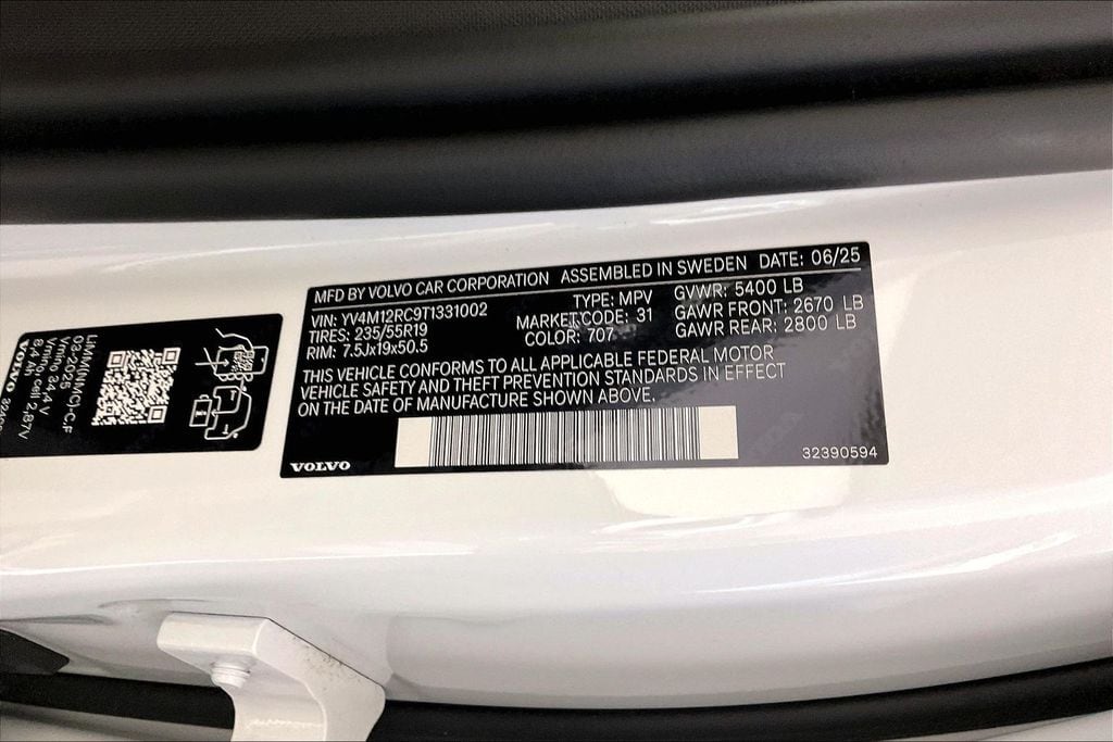 2026 Volvo XC60 Plus - Photo 9