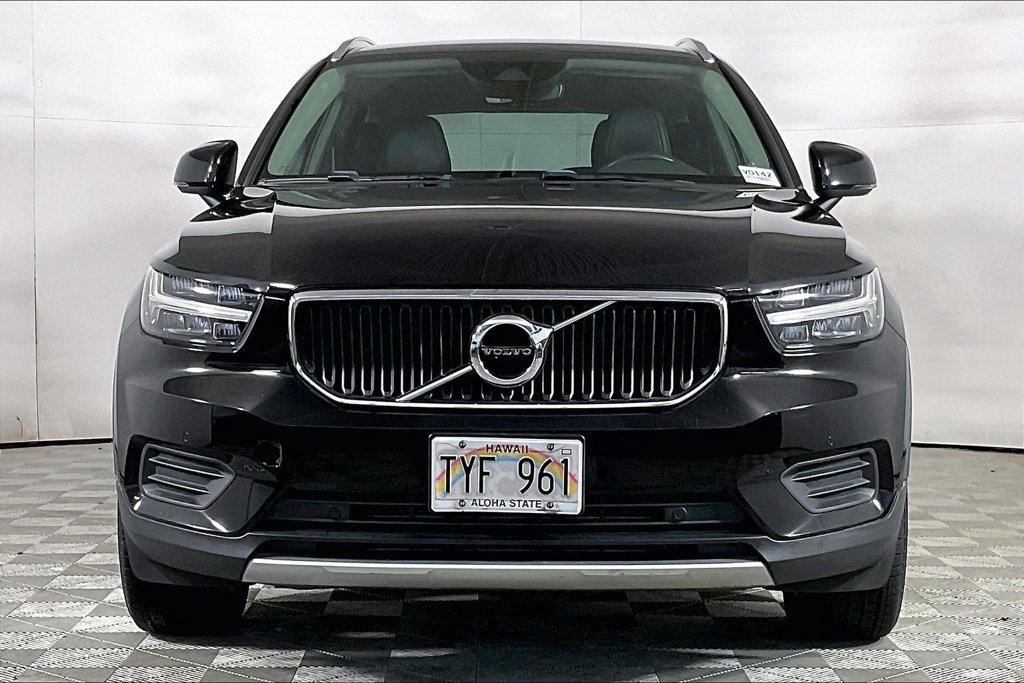 Used 2020 Volvo XC40 Momentum SUV