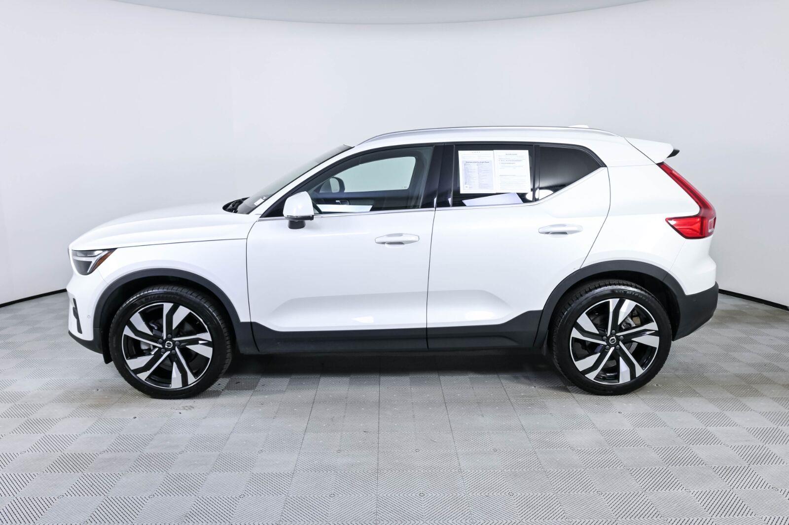 Used 2024 Volvo XC40 B5 Plus Bright SUV