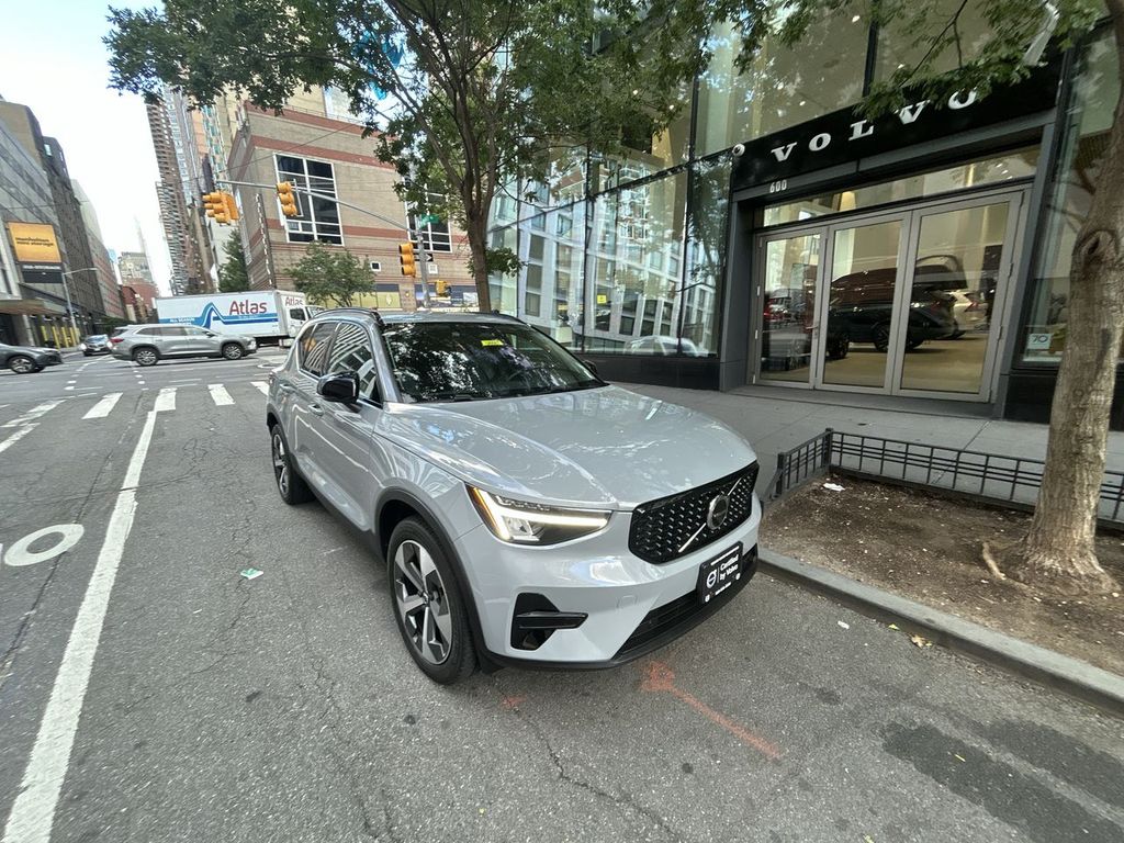 2024 Volvo XC40