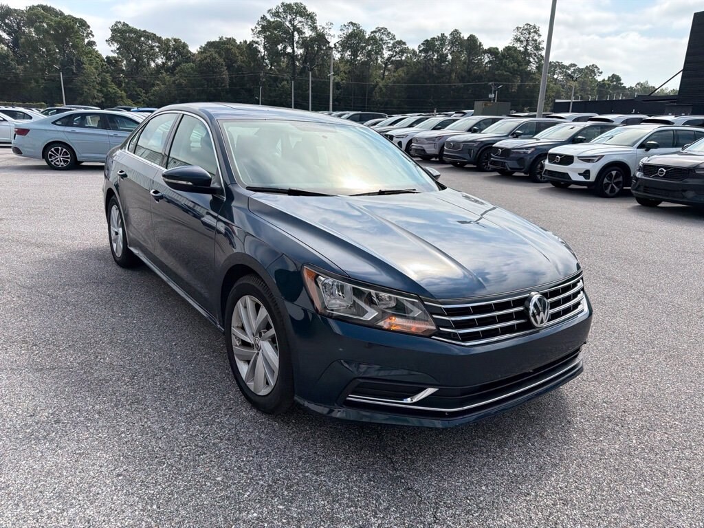 Used 2018 Volkswagen Passat 2.0T SE Sedan