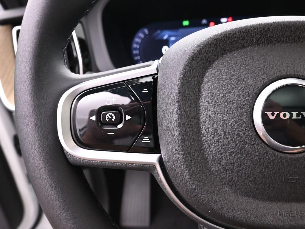 2026 Volvo XC60 Core - Photo 13