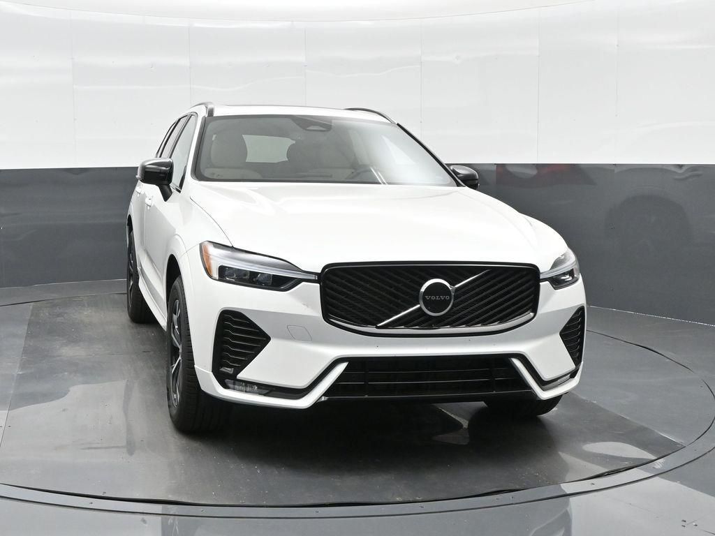 2026 Volvo XC60 Core - Photo 2