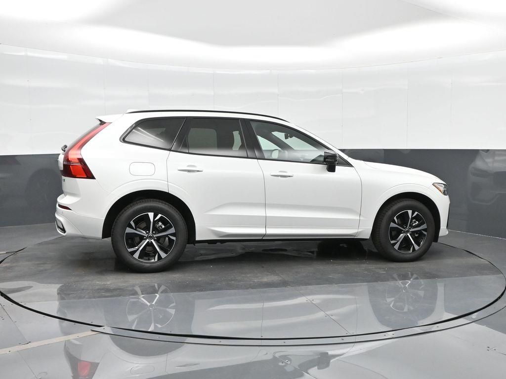 2026 Volvo XC60 Core - Photo 5