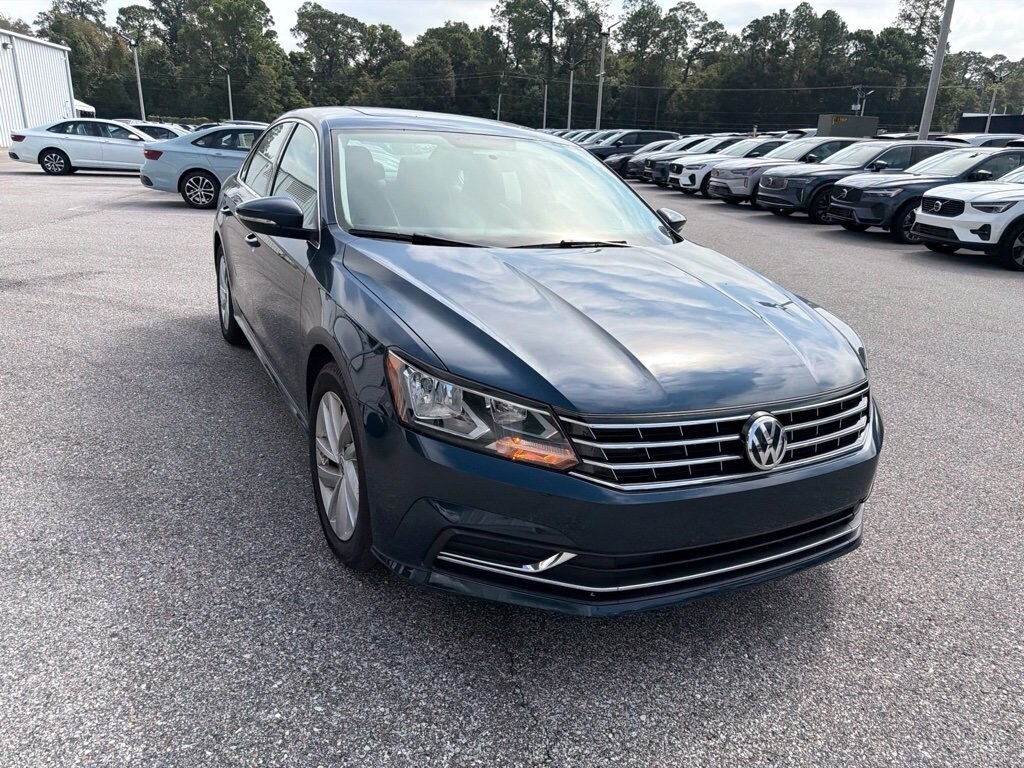 Used 2018 Volkswagen Passat 2.0T SE Sedan