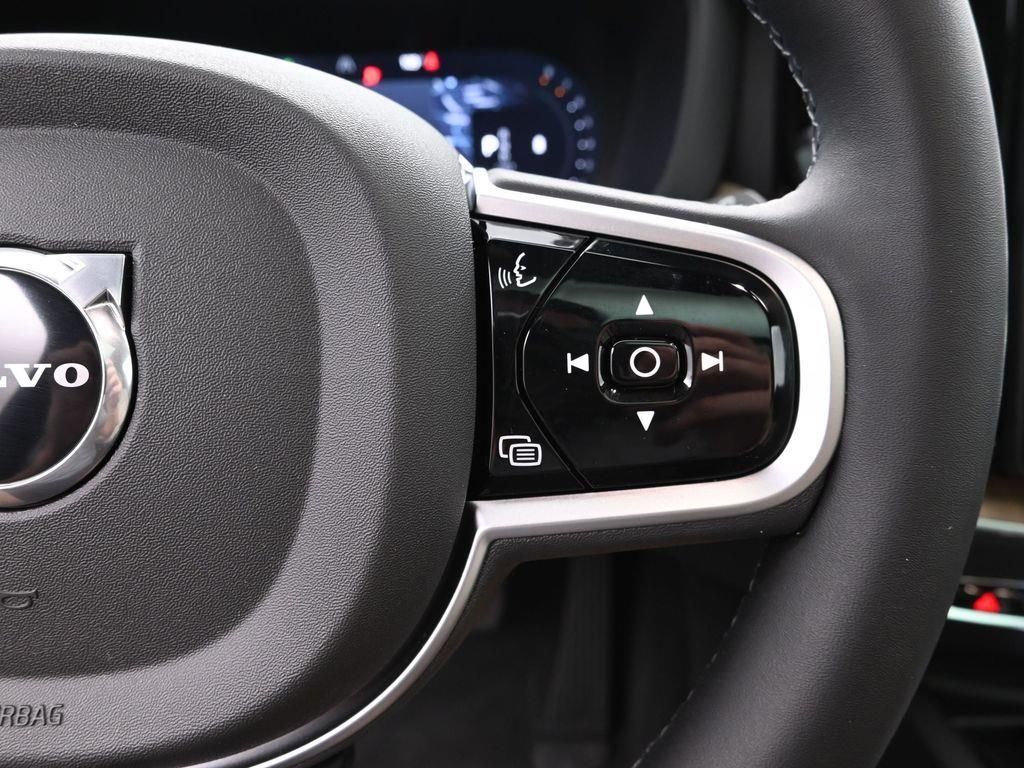 2026 Volvo XC60 Core - Photo 14