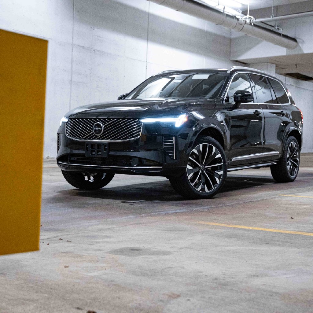 2027 Volvo XC90 plug-in hybrid T8 Plus 7-Seater SUV