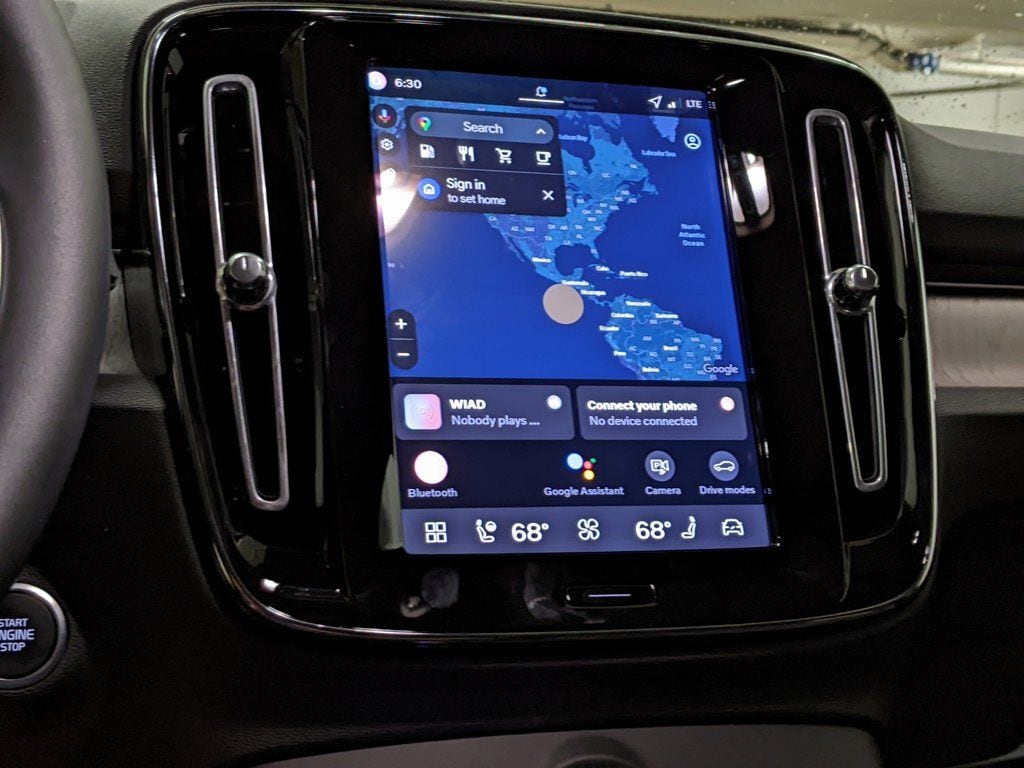 2026 Volvo XC40 Plus - Photo 16