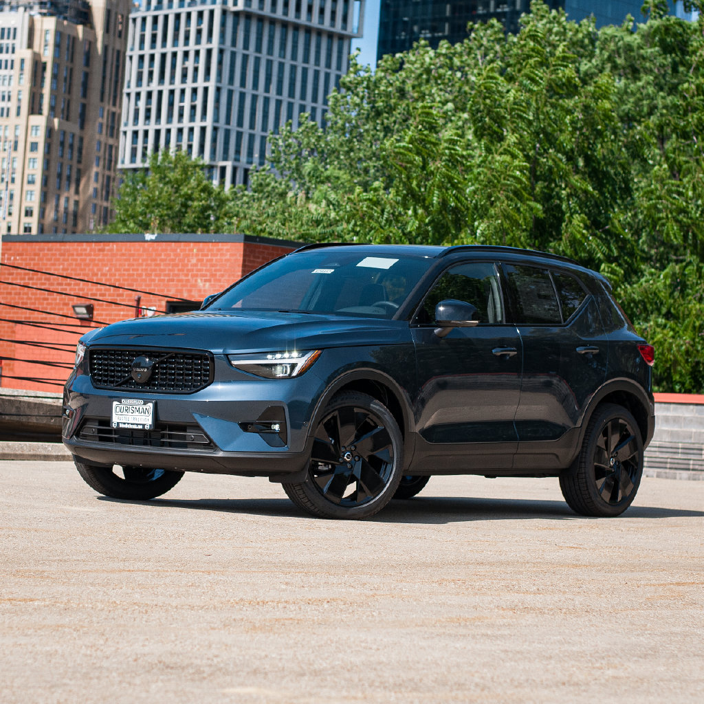 2026 Volvo XC40 B5 Ultra Black Edition SUV