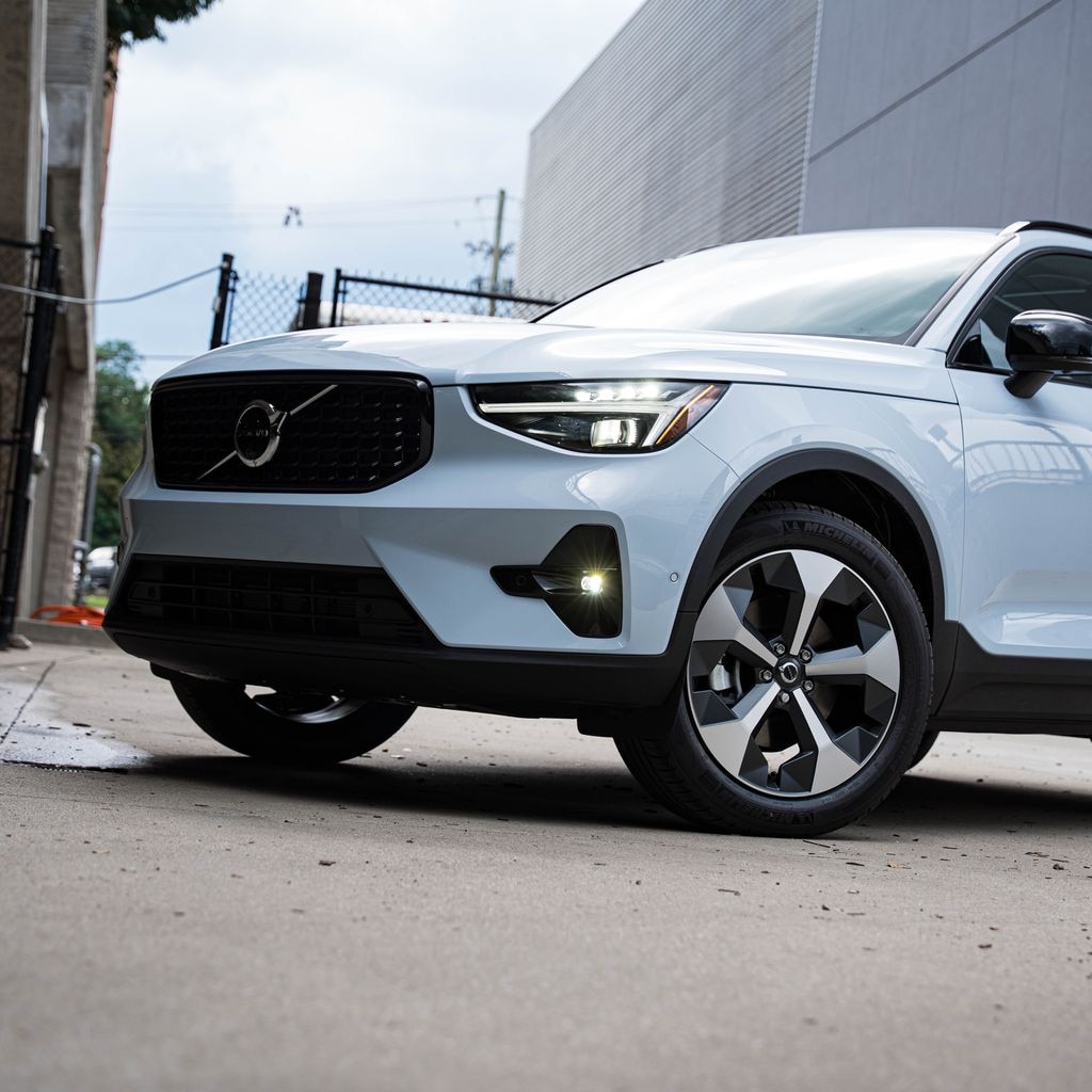 Used 2026 Volvo XC40 B5 Plus SUV