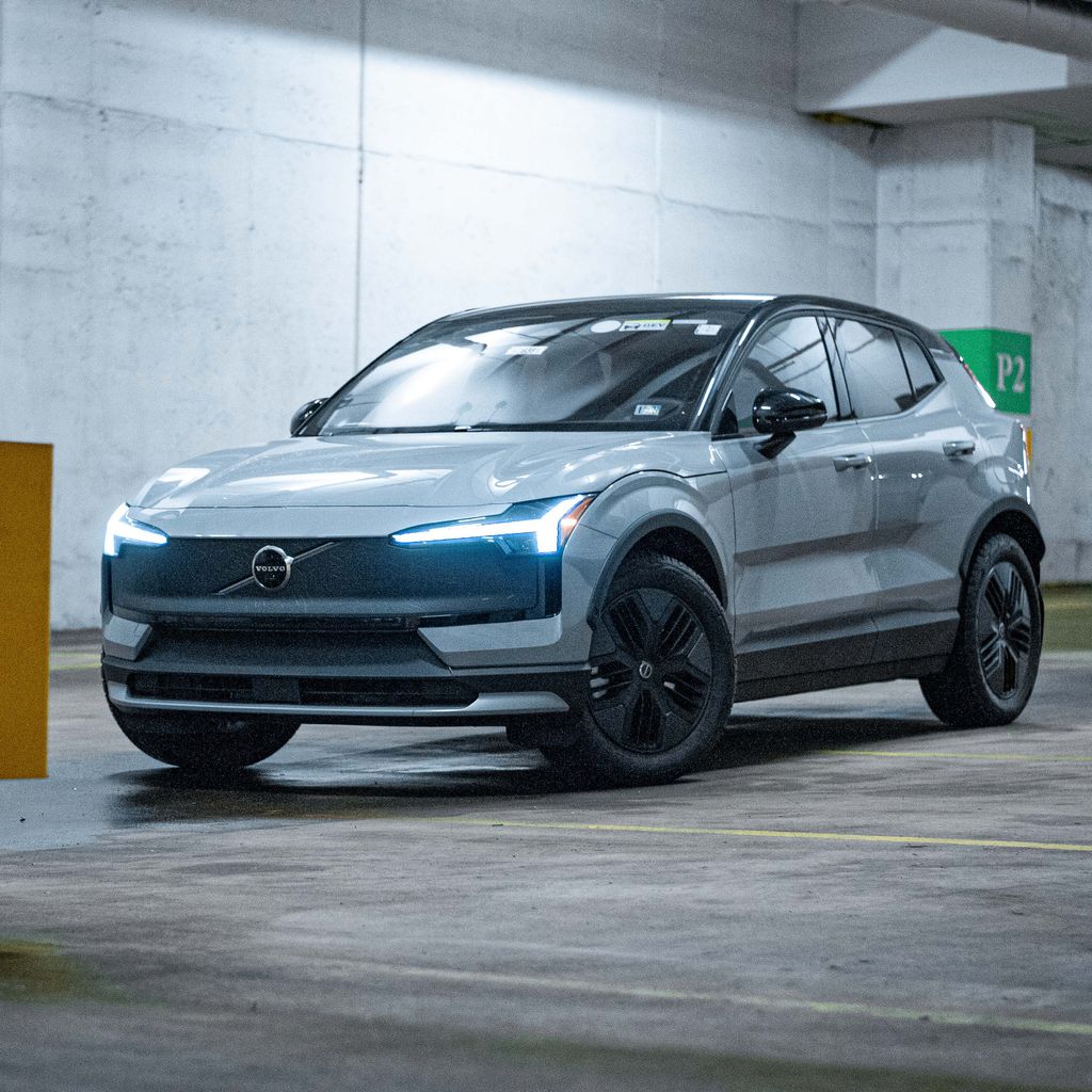 2026 Volvo EX30 Cross Country Ultra SUV