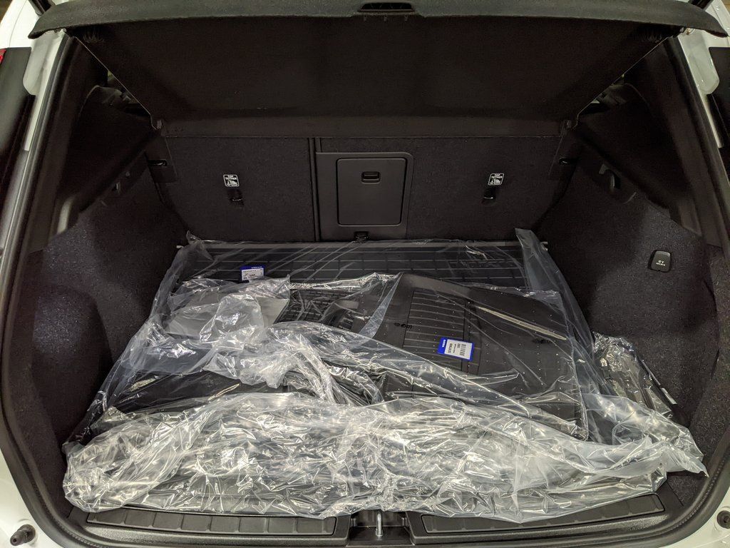 2026 Volvo XC40 Plus - Photo 26