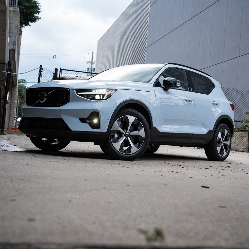 Used 2026 Volvo XC40 B5 Plus SUV