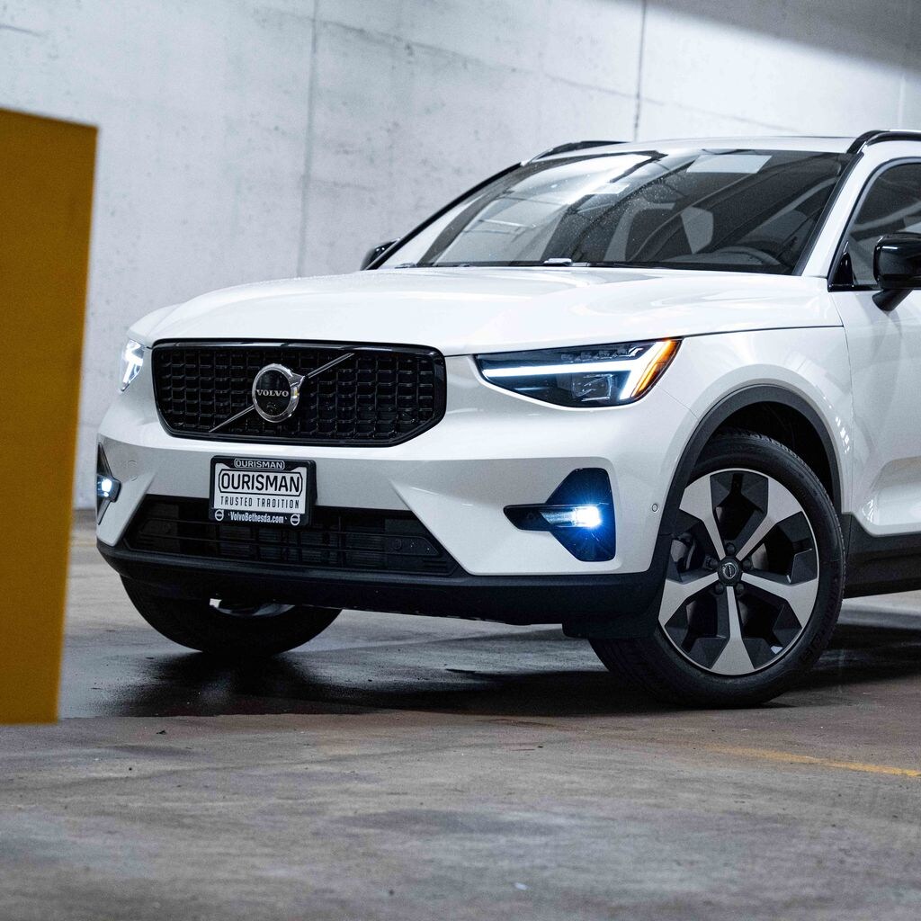 Used 2026 Volvo XC40 B5 Plus SUV