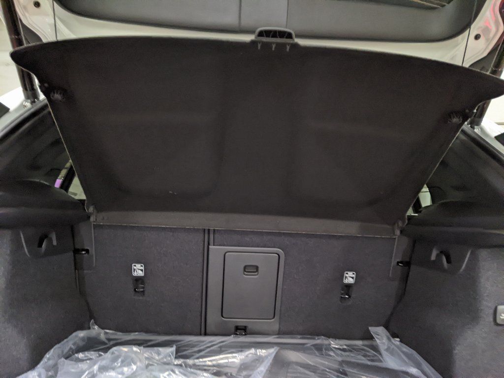 2026 Volvo XC40 Plus - Photo 27