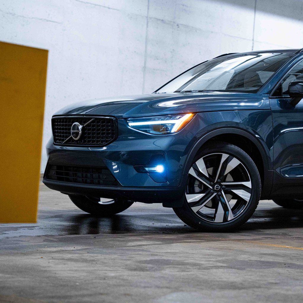 2026 Volvo XC40 Ultra - Photo 2