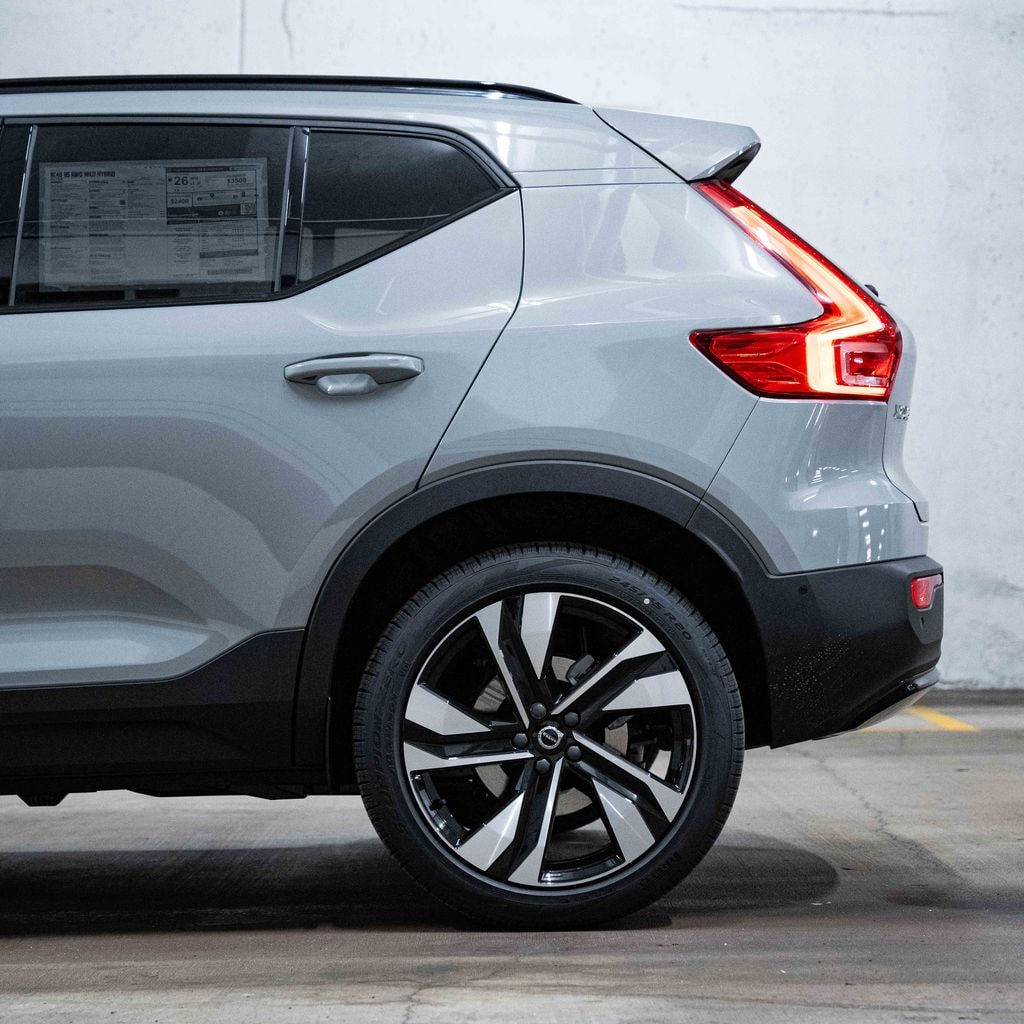 New 2026 Volvo XC40 B5 Plus SUV