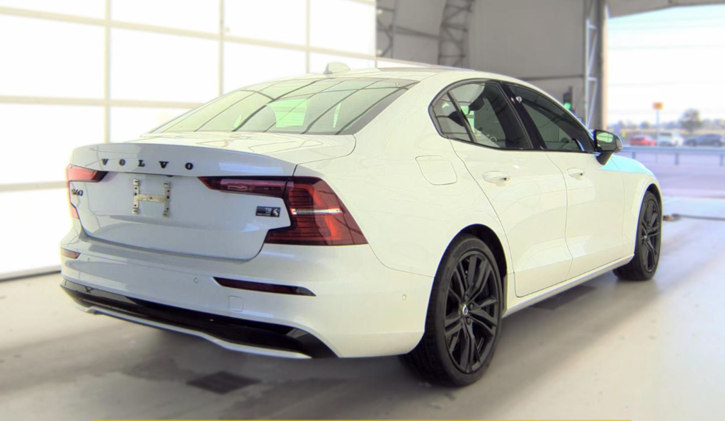 Used 2024 Volvo S60 Recharge Plug-In Hybrid Ultimate Sedan