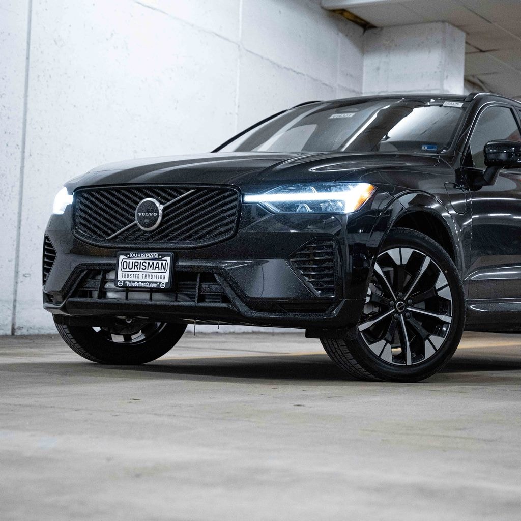 New 2026 Volvo XC60 plug-in hybrid T8 Plus SUV