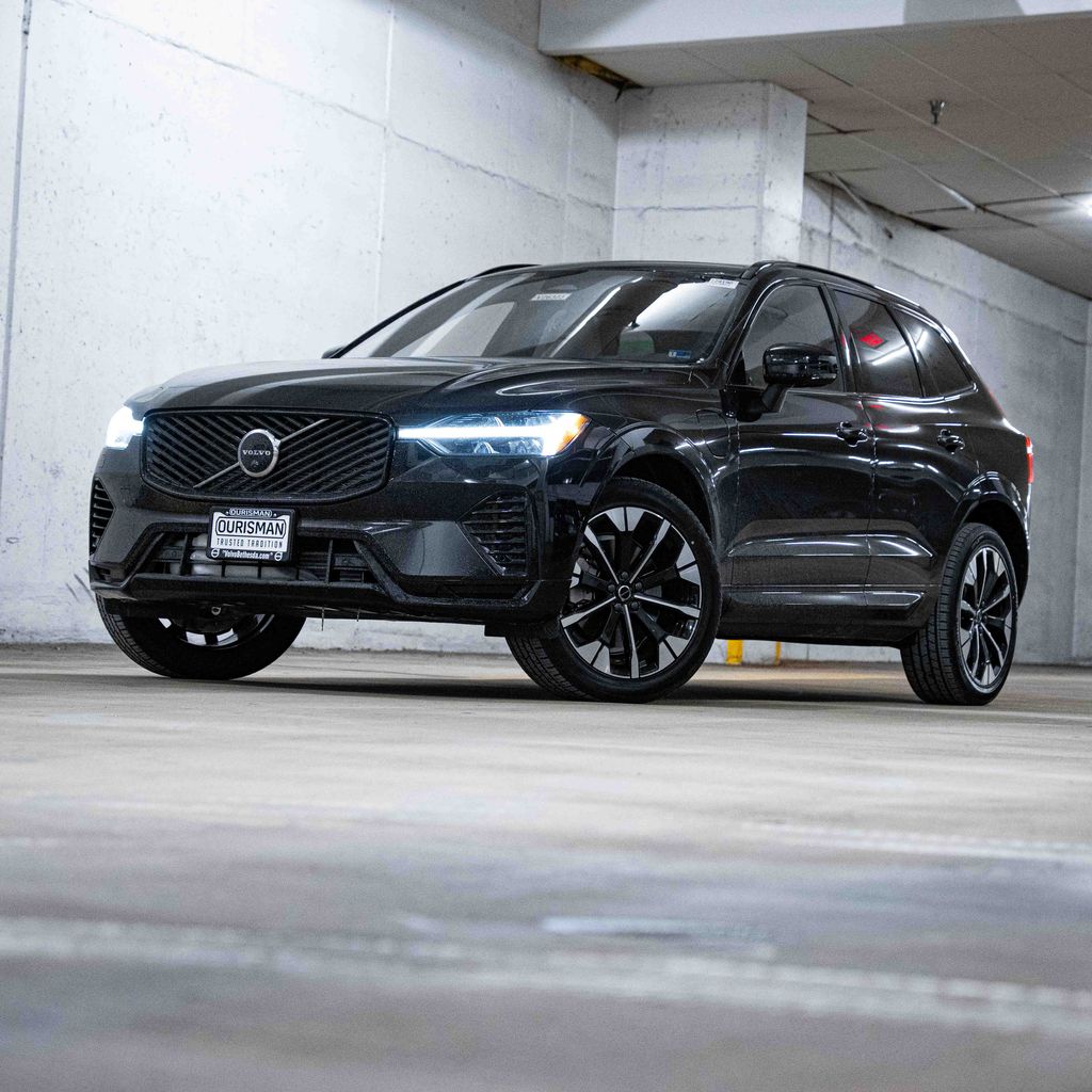 New 2026 Volvo XC60 plug-in hybrid T8 Plus SUV