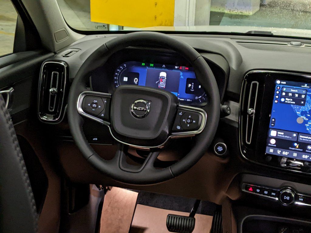 2026 Volvo XC40 Plus - Photo 14